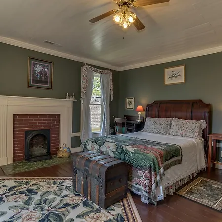 Carrier Houses Bed & Breakfast Rutherfordton Exterior photo