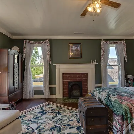 Carrier Houses Bed & Breakfast Rutherfordton Exterior photo